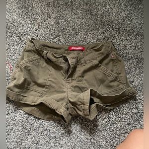 low rise cargo shorts
